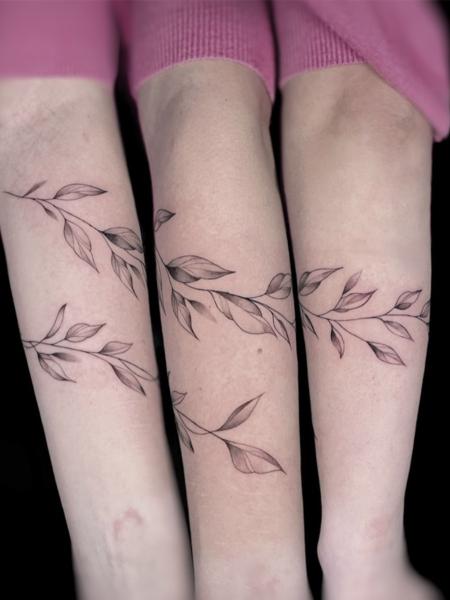 Tattoo fine line ornamental neo traditional