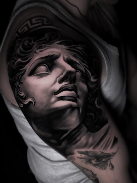 Tatuaggio realistico